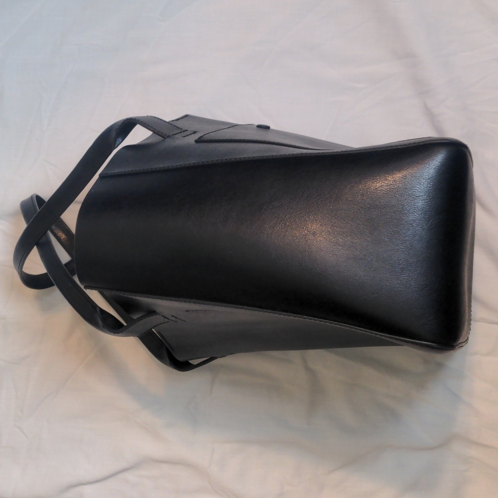 Banana Republic Charcoal Black Tote - Picture 7 of 16